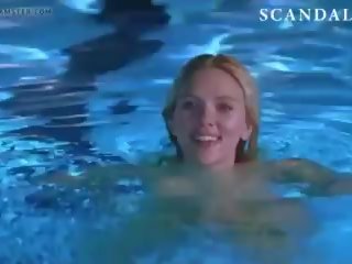 Scarlett johansson khỏa thân trong bơi hồ bơi - scandalplanet