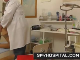 Gyno medic tekee kätketty kamera