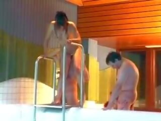 Dos lascivo señoras desde germany consiguiendo follada en la spa: retro aficionado sexo vídeo