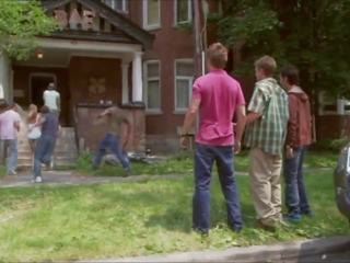 Amerikkalainen piirakka esittelee the alasti maili 2006 vostfr: x rated klipsi cc