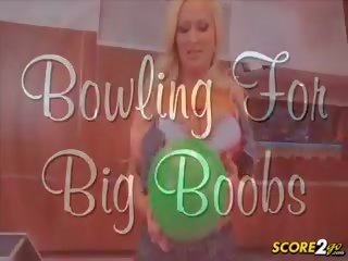 Bowling के लिए बड़ा बूब्स