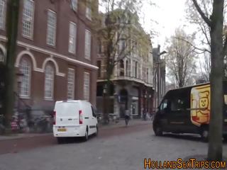 Amsterdam ulica dievča lastovičky