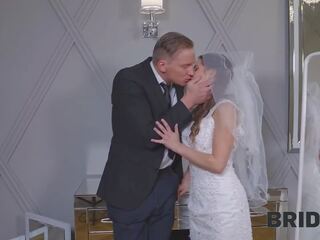 Bride4k. mann fucks grand serina gomez barbert fitte mens guests er venter til dem