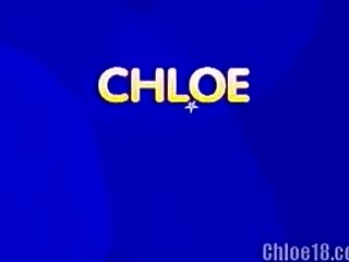 Chloe 18 fle vonë pastaj masturbates