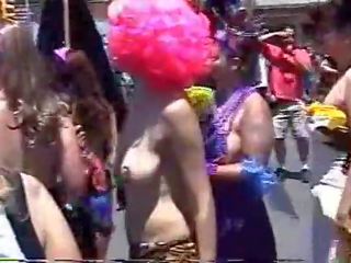 2007 mermaid parade 1