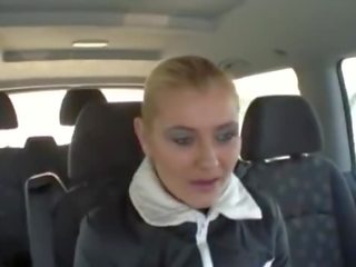 Hitchhiker slut begins it up to her drivers
