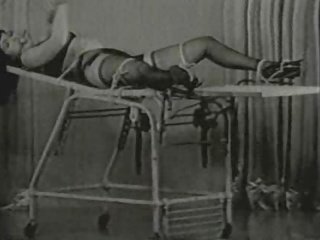 Betty trang escapes từ bondage mov