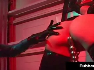 Vollbusig latex domina rubberdoll binds & vergnügen sie sklave teenager k-la!