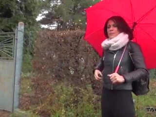 Regen hilfe überzeugen unschuldig französisch sexbomb kommen bis lieferwagen und fick
