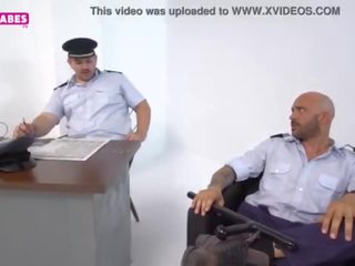 Sugarbabestv&colon; greeks 경찰 장교 트리플 엑스 클립