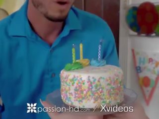 Passion-hd grand fesses blond romantique anniversaire xxx film