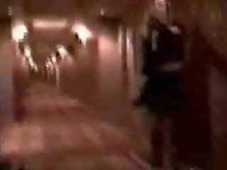 Securitate guard fucks o escorta în hotel corridor