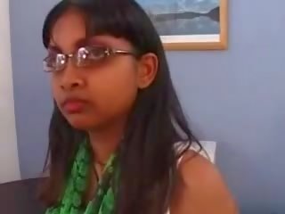 Девица adolescent индийски geeta