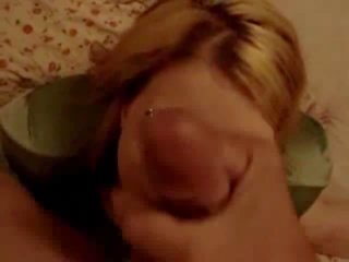 Dude cumming on her face in no time! show