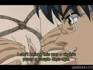 Hentai tinedyer sa ropes makakakuha ng kanya kalbo twat masidhi teased