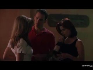 Денис ричардс & neve campbell - лесбийки топлес целувка, x номинално филм сцени - див вещи (1998)