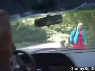 Automašīna vadītājs ponijs vecs izsaukums meitene