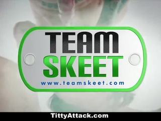 Teamskeet - giovanissima spettacoli spento suo bagnato tette