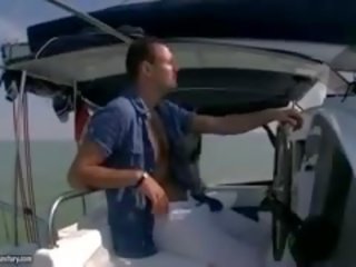 Molto grande anale scopata su barca